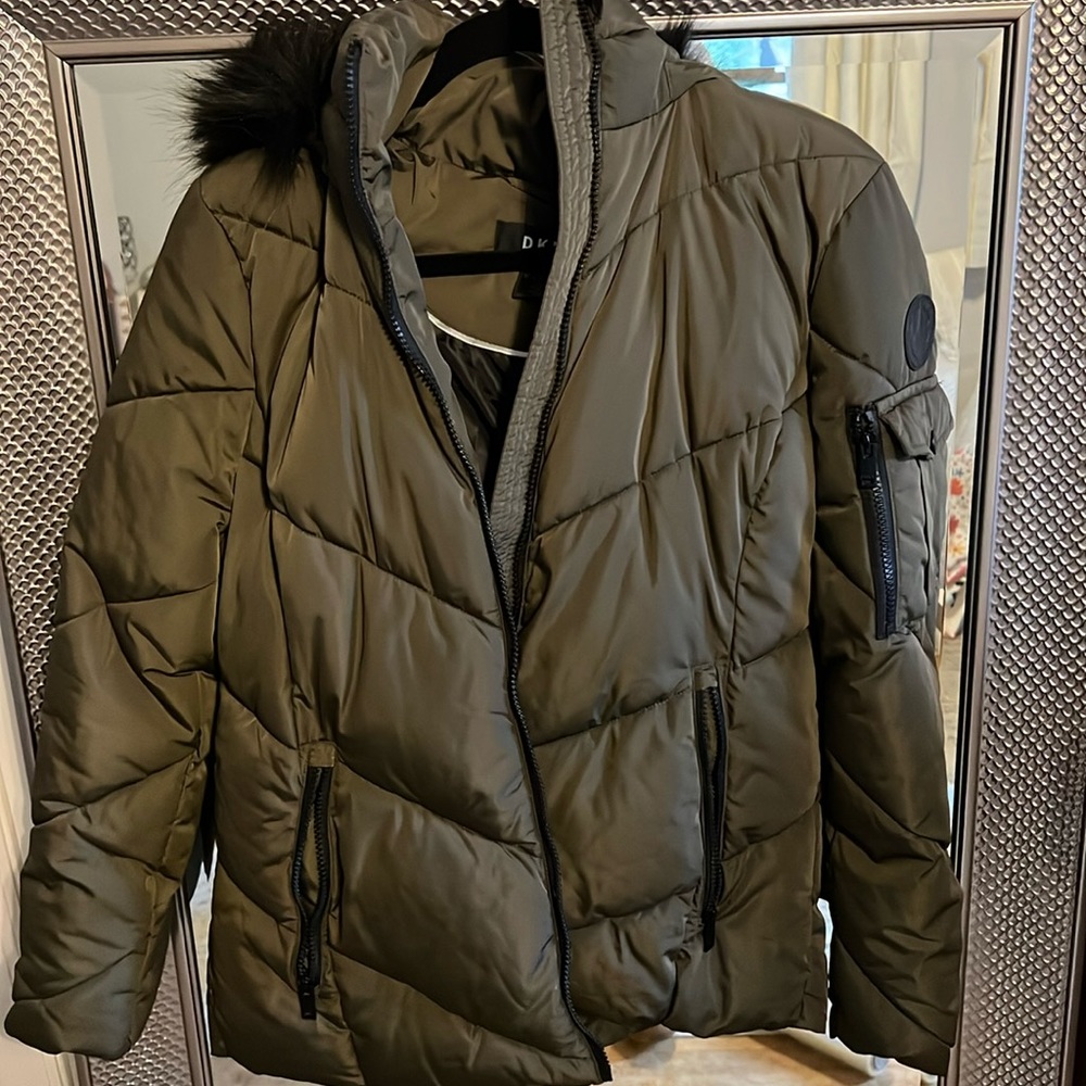 Women DKNY size medium army green winter coat